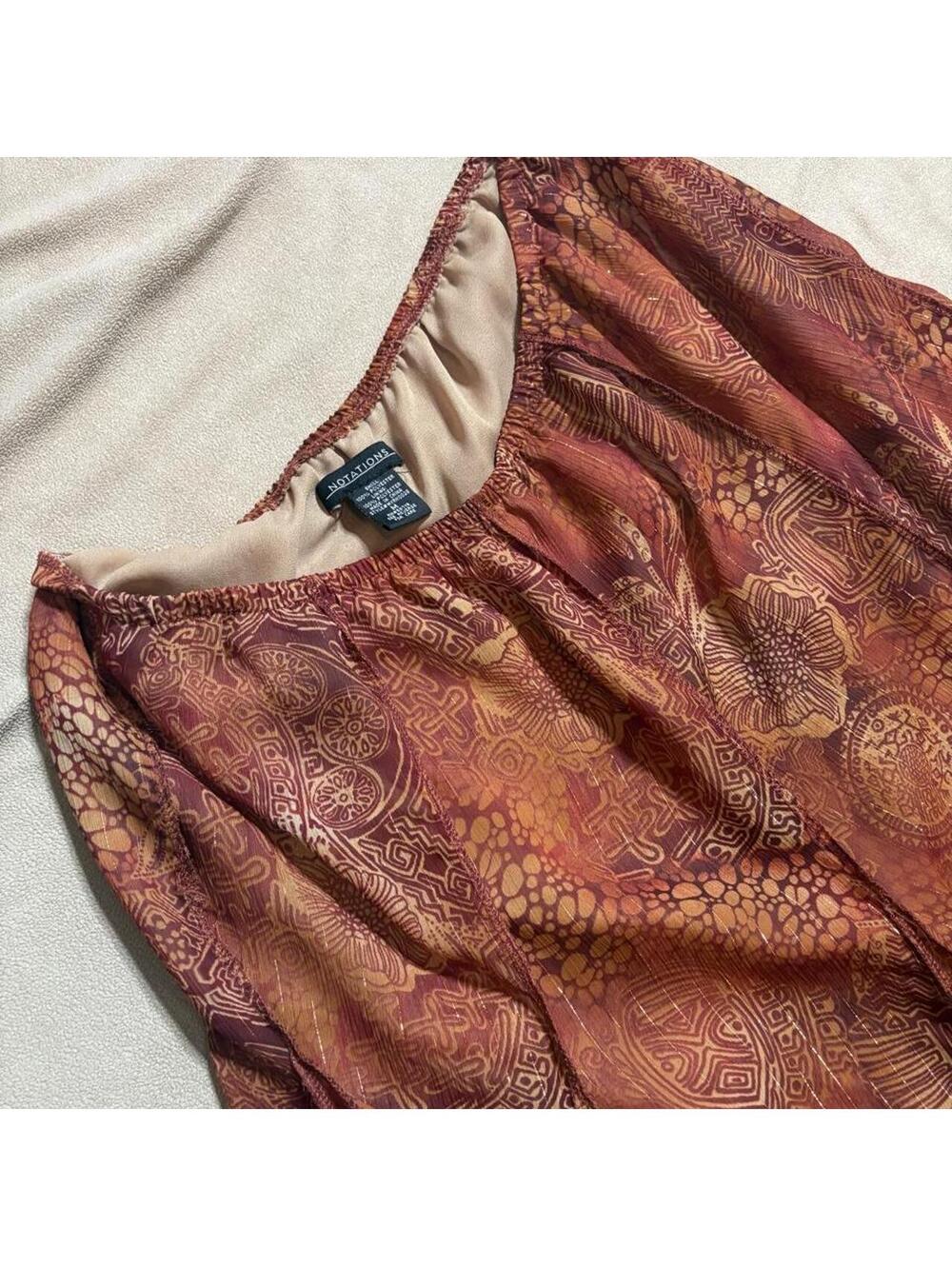 **Notations Orange & Brown Floral Geometric Blouse – Size Medium 🍂🤎✨**